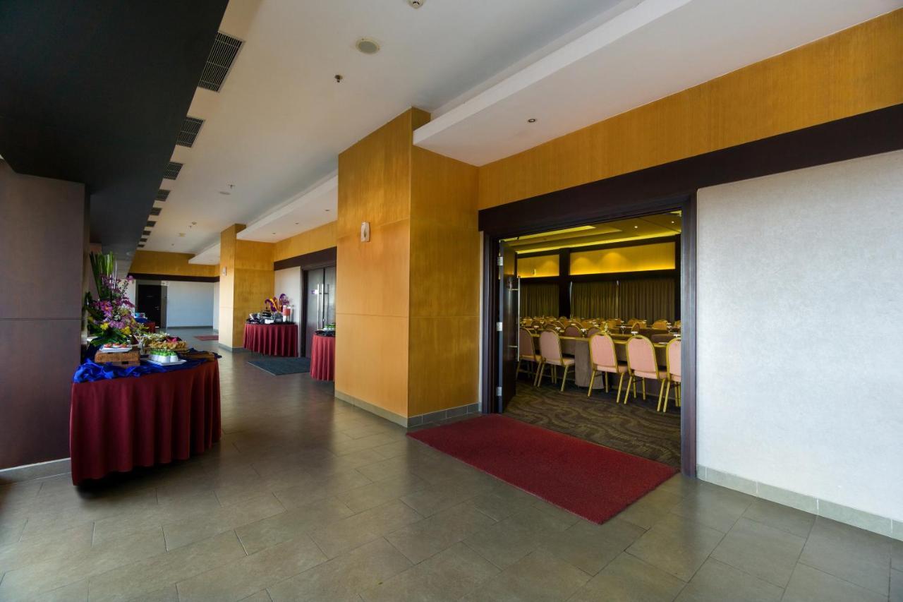 Quest Hotel Kuta By Aston Exteriér fotografie