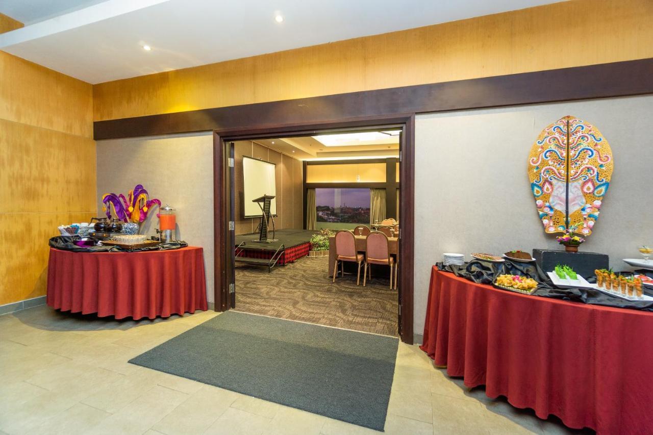 Quest Hotel Kuta By Aston Exteriér fotografie