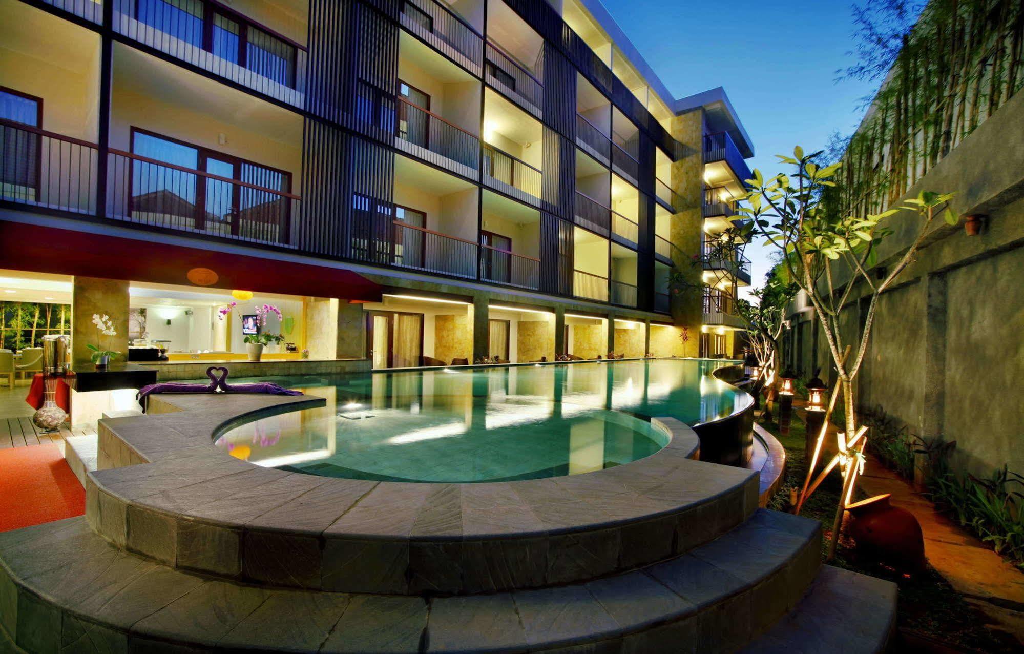 Quest Hotel Kuta By Aston Exteriér fotografie